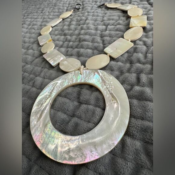 Neiman Marcus Mother of Pearl Statement Necklace – Resort Chic Elegance - Picture 16 of 17